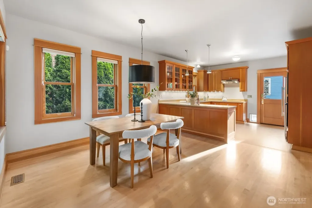 1526 Oakes Avenue Everett WA 98201