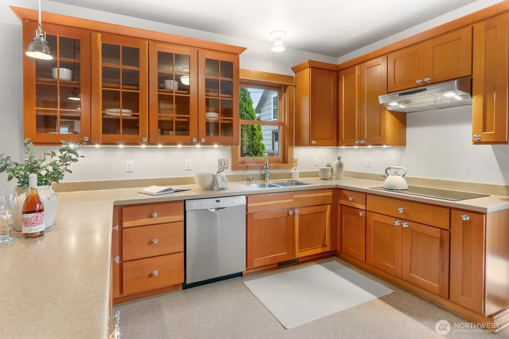 1526 Oakes Avenue Everett WA 98201