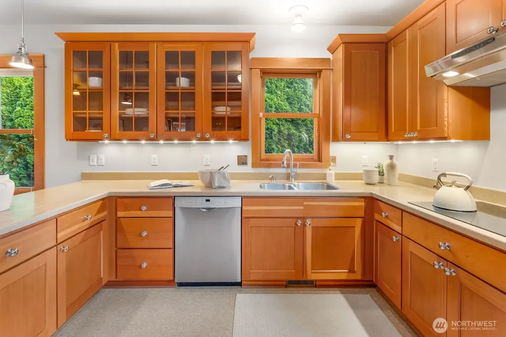 1526 Oakes Avenue Everett WA 98201