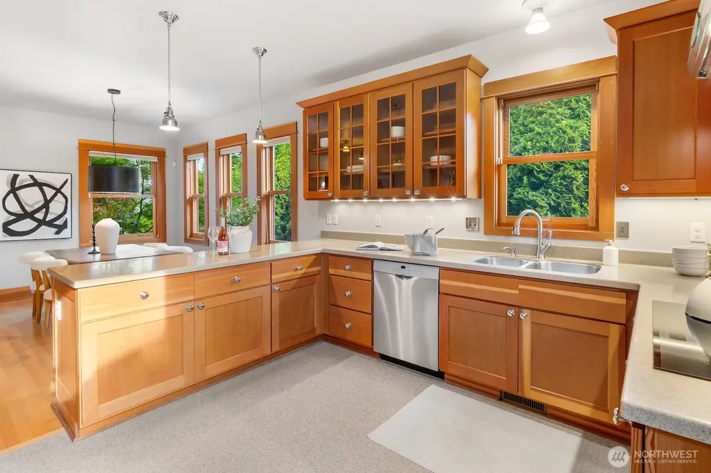 1526 Oakes Avenue Everett WA 98201