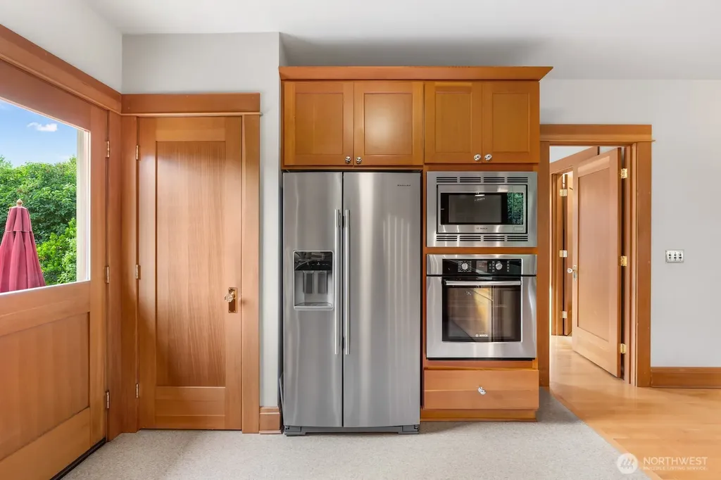 1526 Oakes Avenue Everett WA 98201