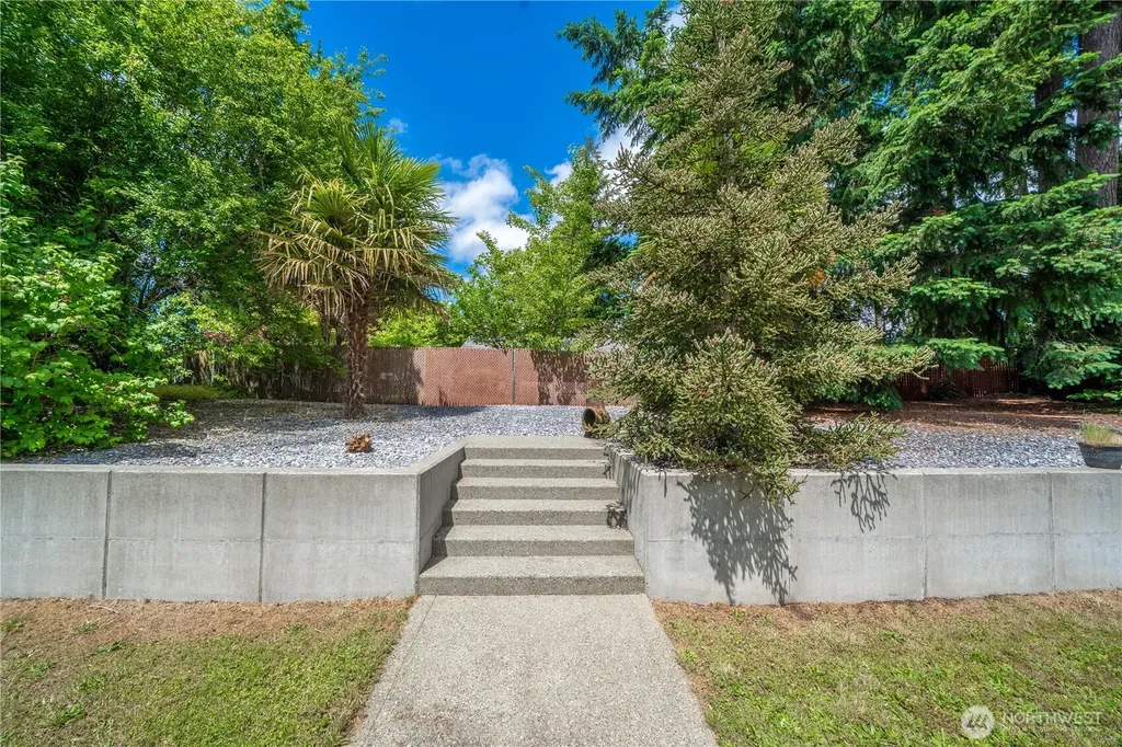 6813 162nd Street Ct E Puyallup WA 98375