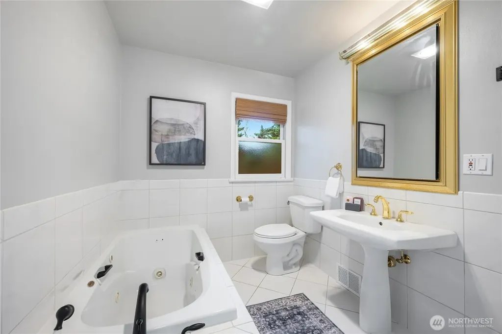 3445 60th Avenue SW Seattle WA 98116