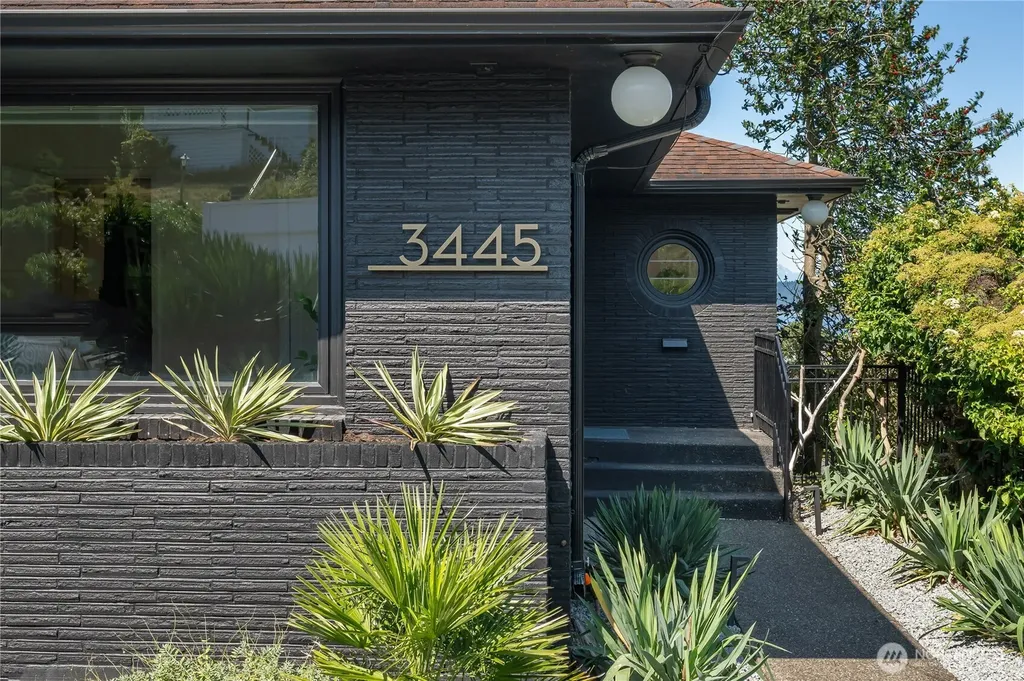 3445 60th Avenue SW Seattle WA 98116