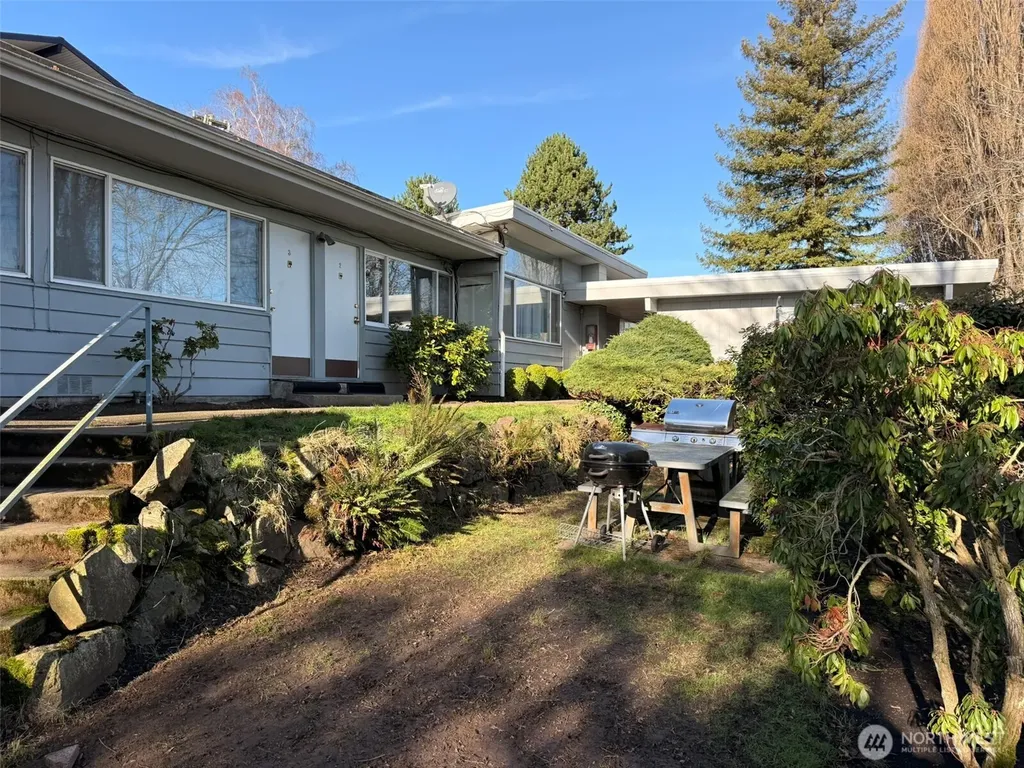 2109 W Raye Street Seattle WA 98199