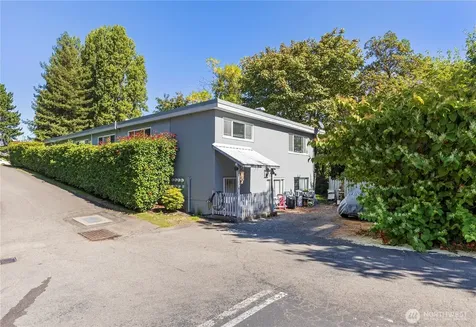 2109 W Raye Street Seattle WA 98199