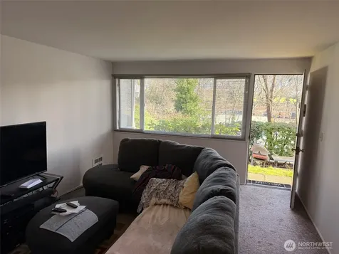 2109 W Raye Street Seattle WA 98199