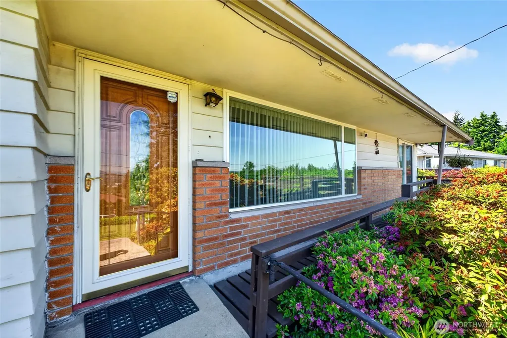 17909 50th Avenue S Seatac WA 98188