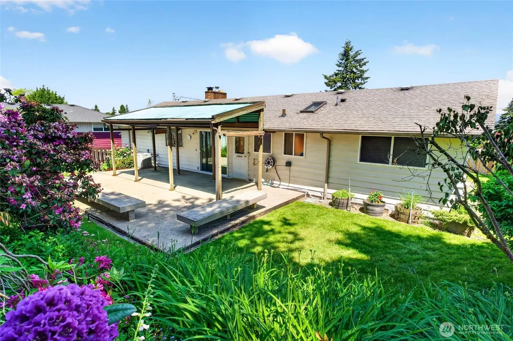 17909 50th Avenue S Seatac WA 98188