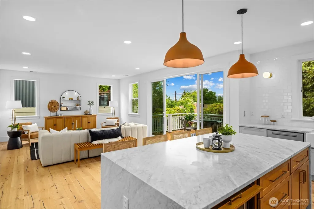 7524 33rd Avenue NE Seattle WA 98115