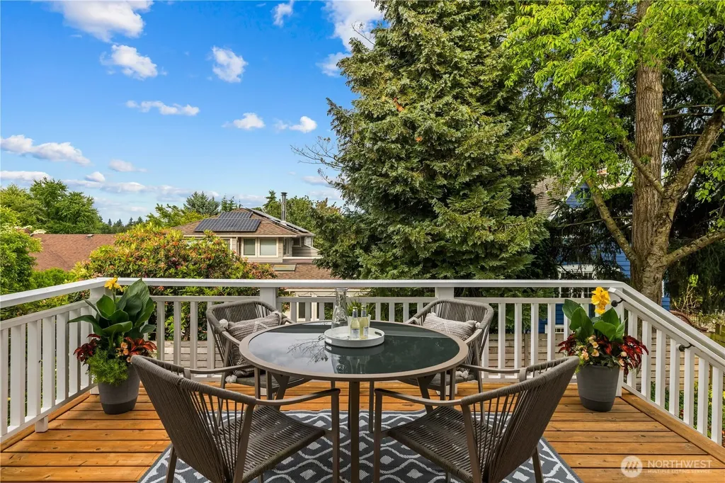 7524 33rd Avenue NE Seattle WA 98115
