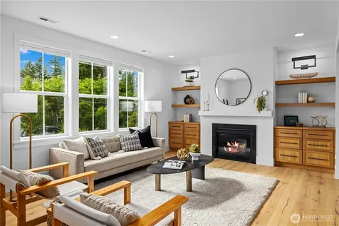 7524 33rd Avenue NE Seattle WA 98115