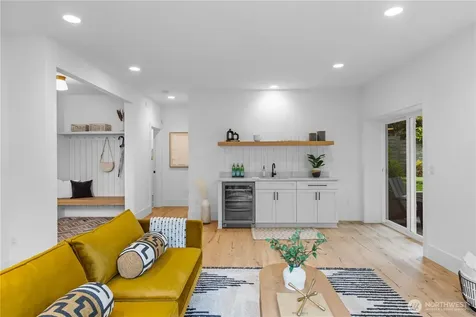 7524 33rd Avenue NE Seattle WA 98115