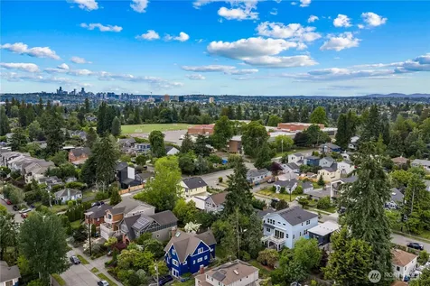 7524 33rd Avenue NE Seattle WA 98115