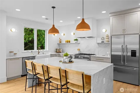7524 33rd Avenue NE Seattle WA 98115