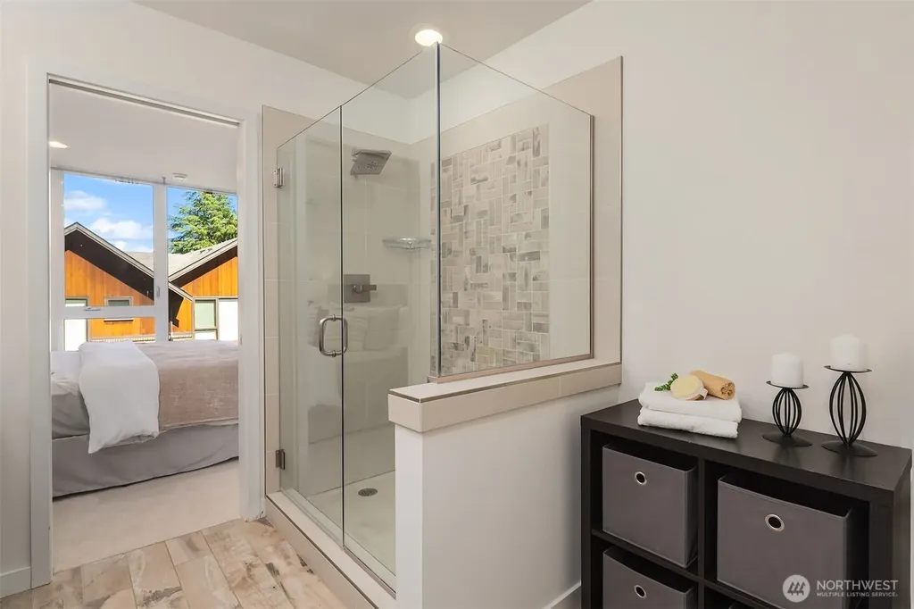 6546 32nd Avenue NE Seattle WA 98115