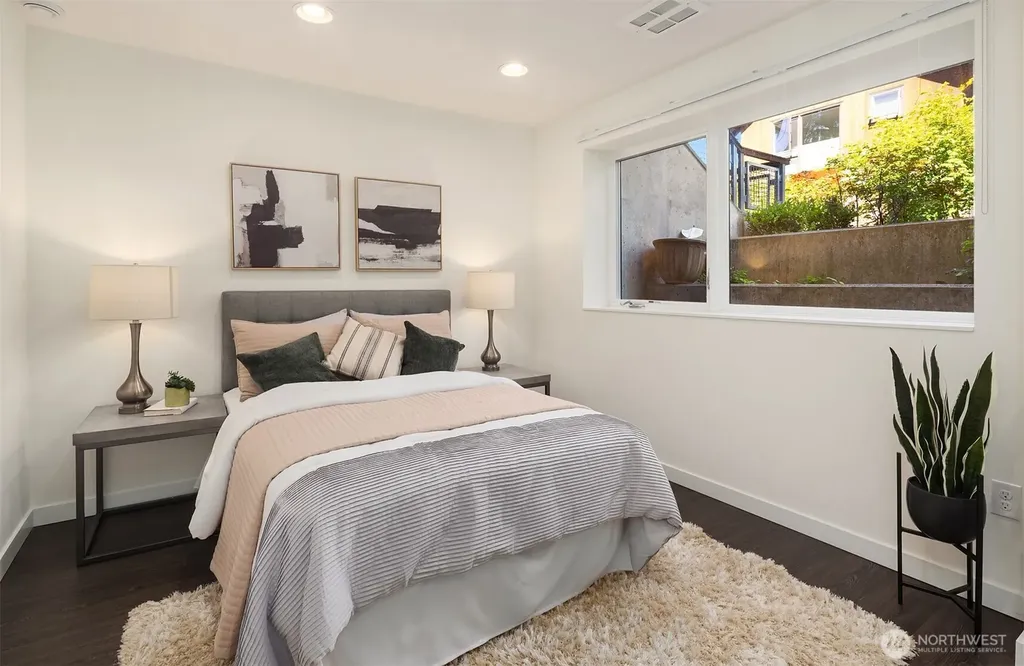 6546 32nd Avenue NE Seattle WA 98115
