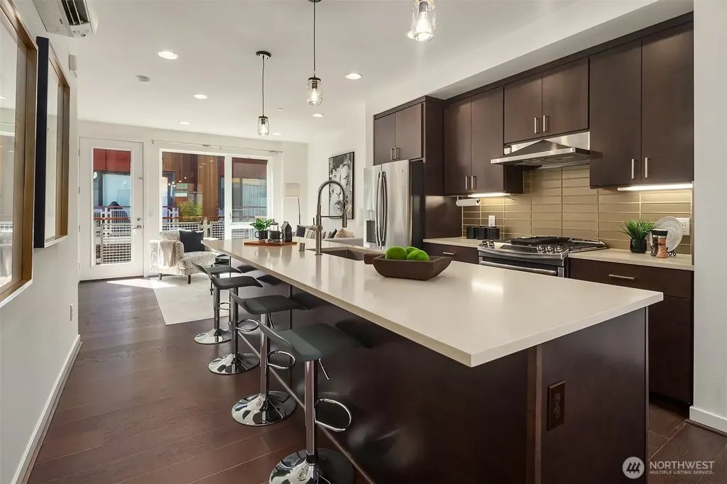 6546 32nd Avenue NE Seattle WA 98115