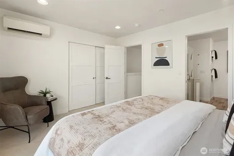 6546 32nd Avenue NE Seattle WA 98115