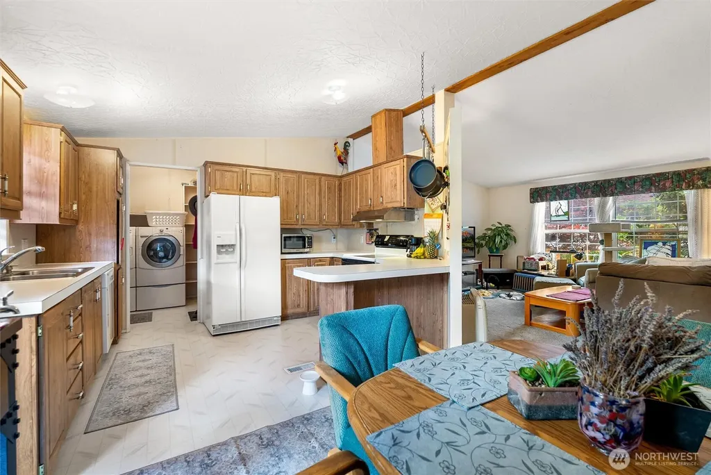 12506 142nd Avenue E Puyallup WA 98374