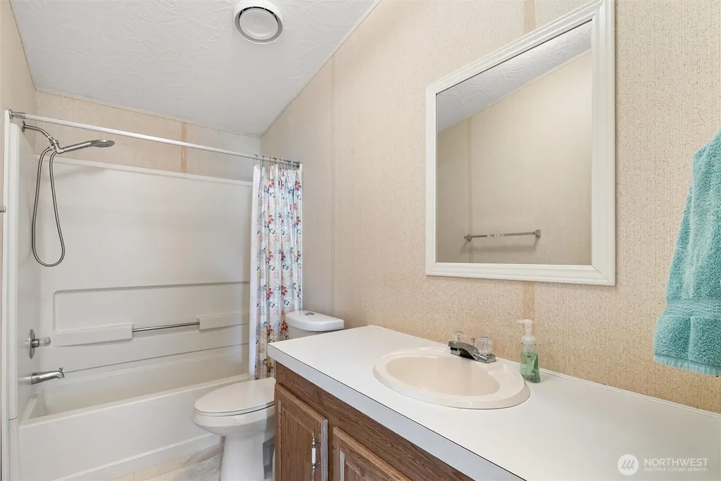 12506 142nd Avenue E Puyallup WA 98374