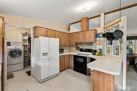 12506 142nd Avenue E Puyallup WA 98374