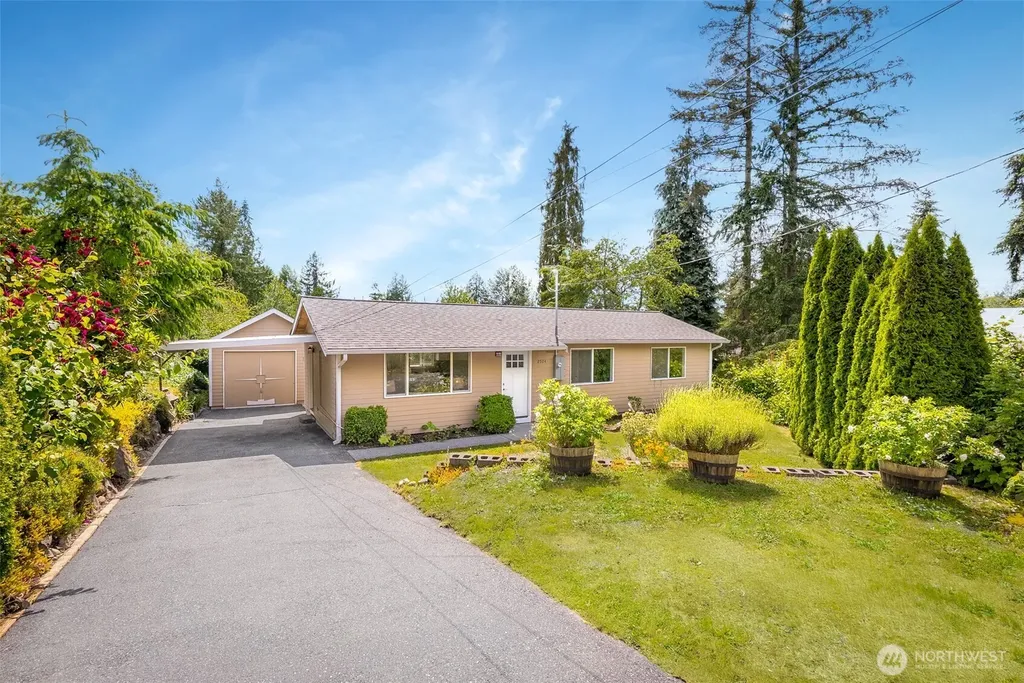 2524 200th Place SW Lynnwood WA 98036