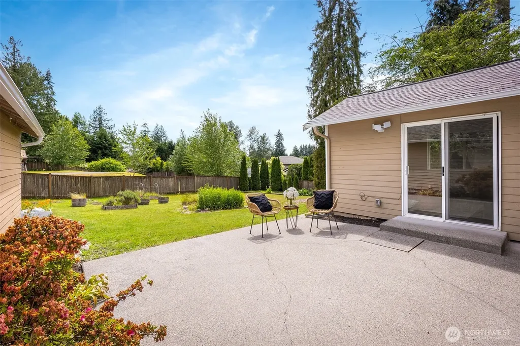 2524 200th Place SW Lynnwood WA 98036
