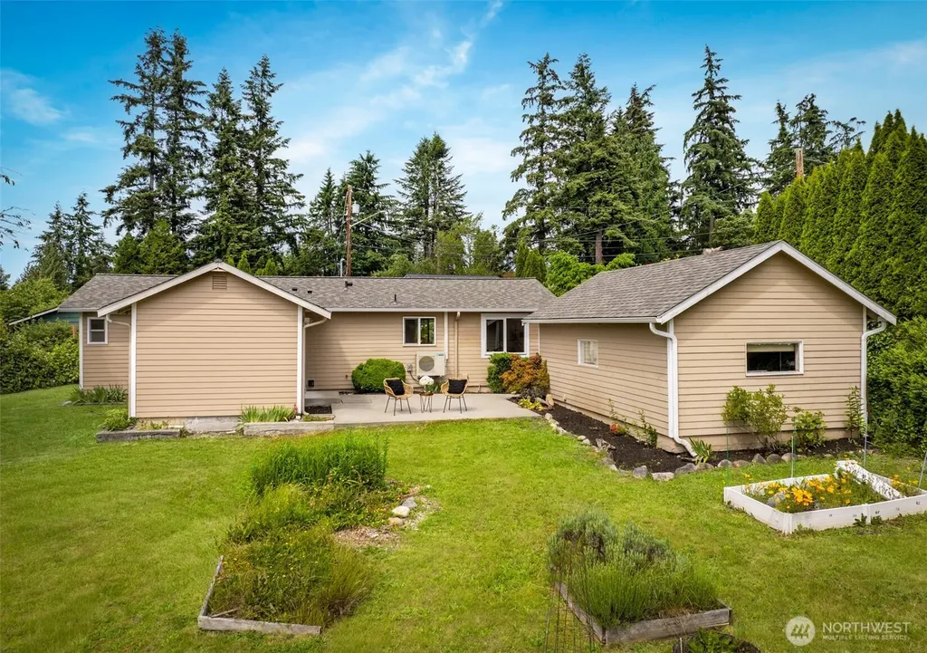 2524 200th Place SW Lynnwood WA 98036
