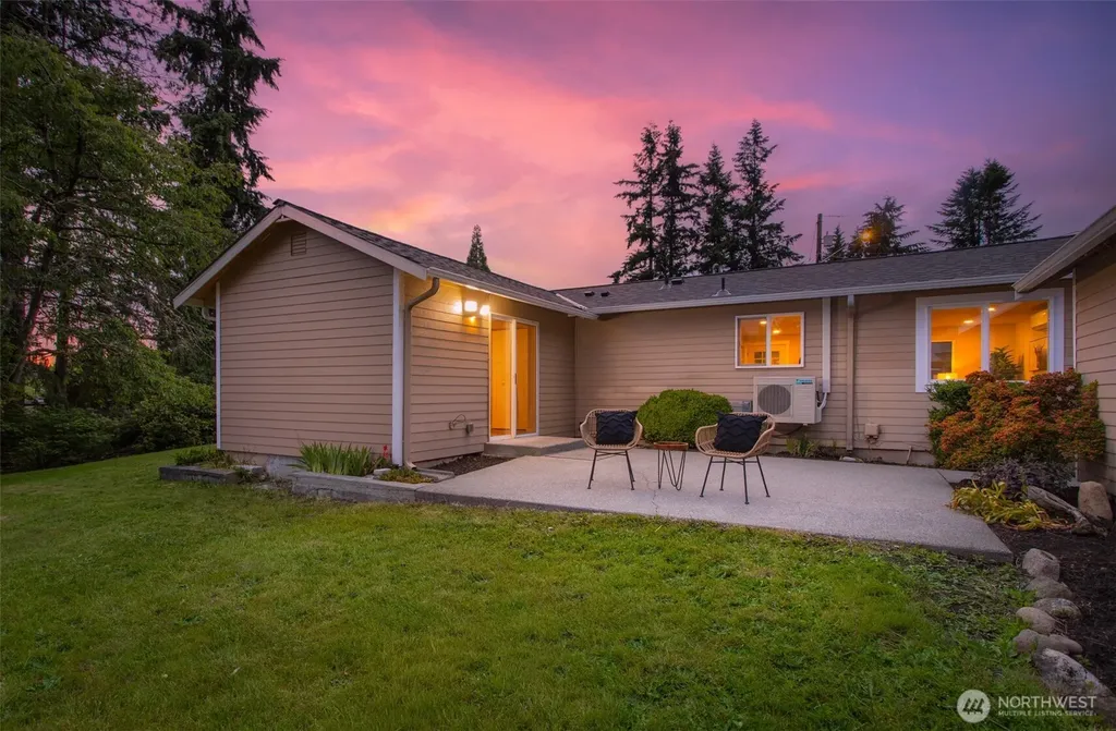 2524 200th Place SW Lynnwood WA 98036