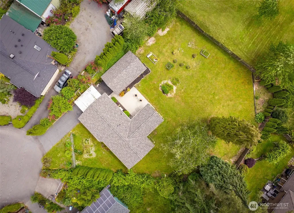 2524 200th Place SW Lynnwood WA 98036