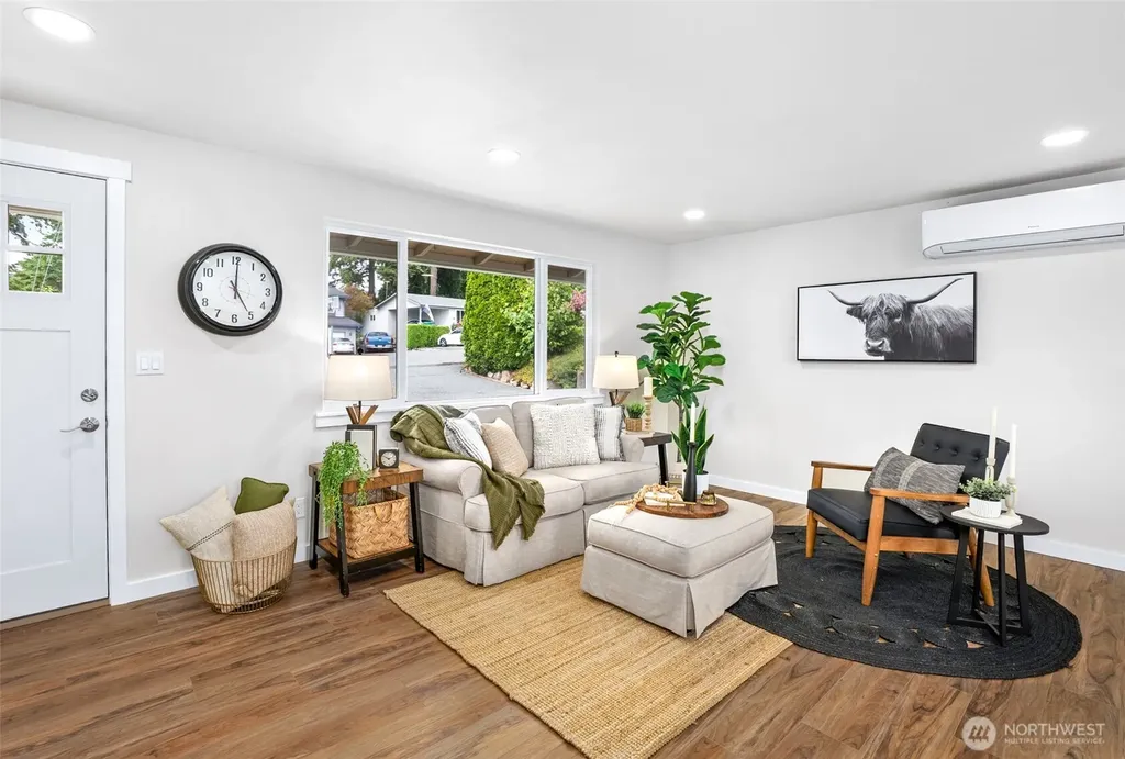 2524 200th Place SW Lynnwood WA 98036