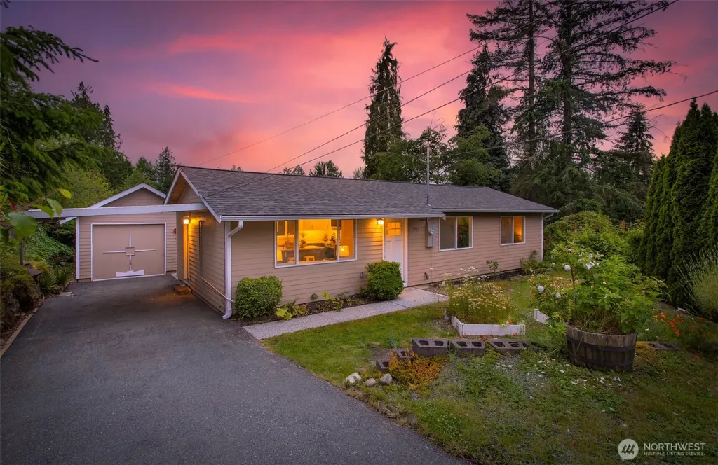 2524 200th Place SW Lynnwood WA 98036