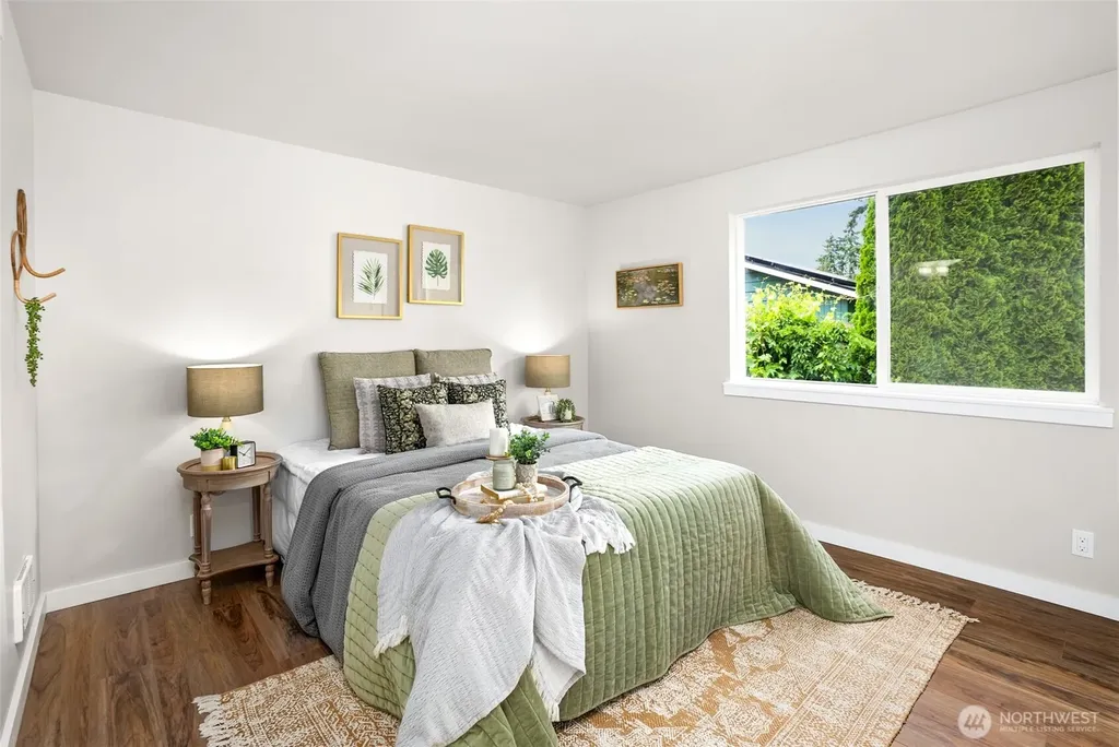 2524 200th Place SW Lynnwood WA 98036