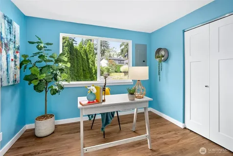 2524 200th Place SW Lynnwood WA 98036