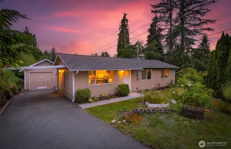 2524 200th Place SW Lynnwood WA 98036