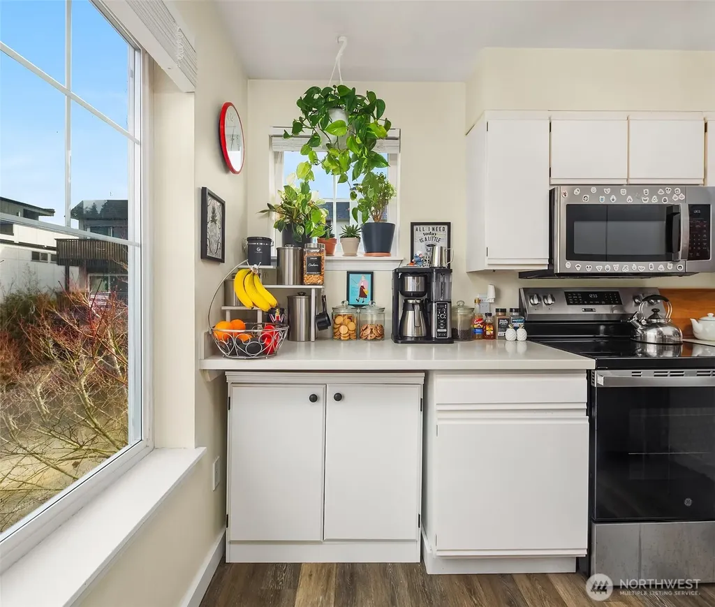 3056 60th Avenue SW Seattle WA 98116