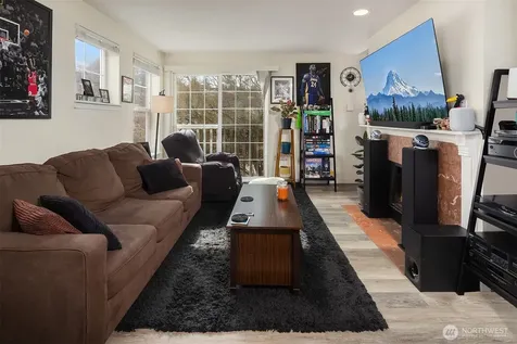 3056 60th Avenue SW Seattle WA 98116