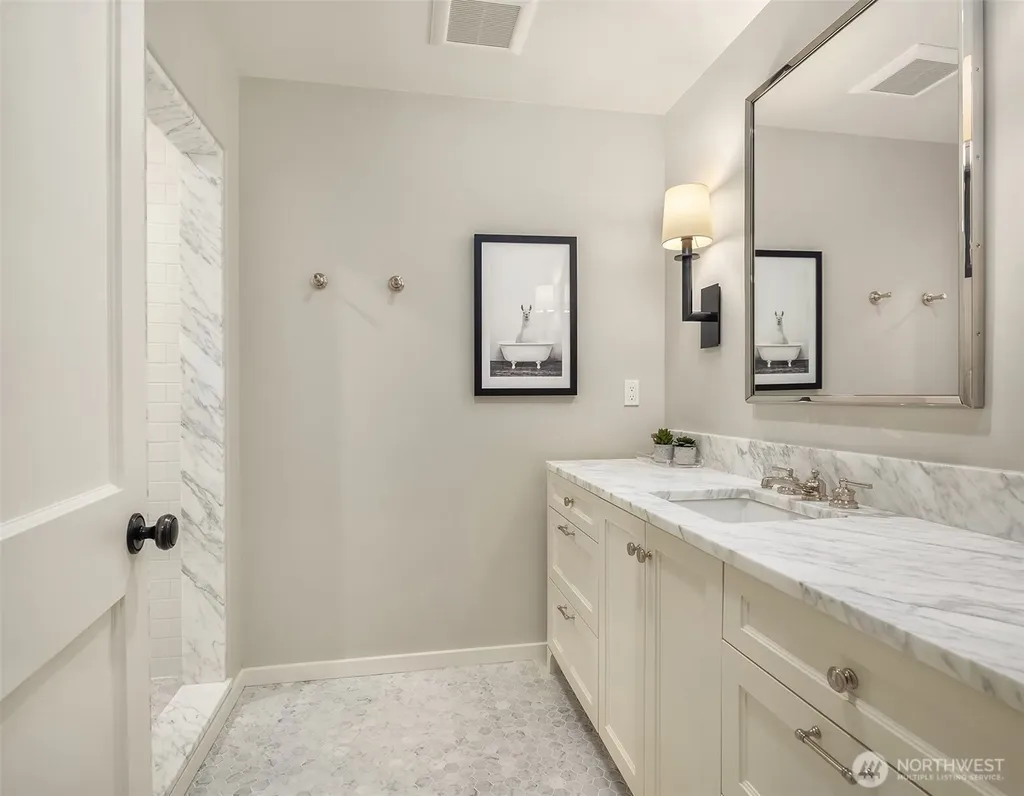 6560 163rd Place SE Bellevue WA 98006