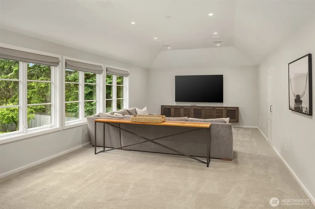 6560 163rd Place SE Bellevue WA 98006