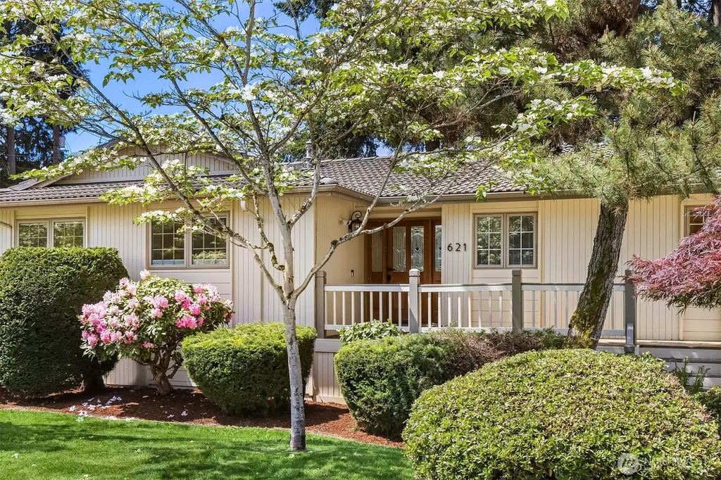 621 128th Avenue SE Bellevue WA 98005