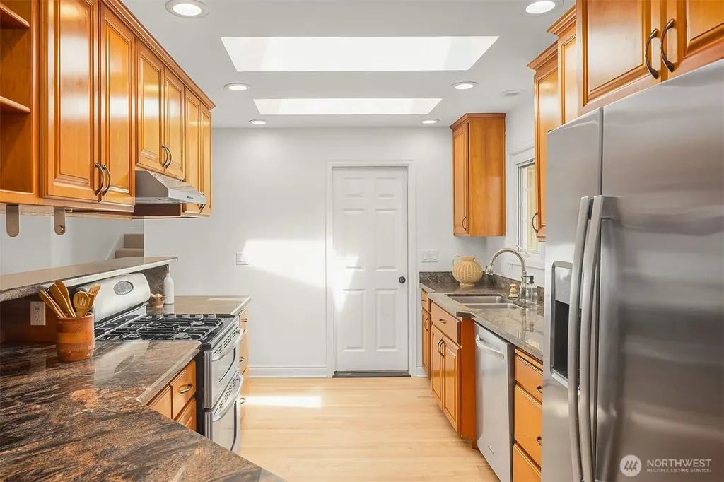 621 128th Avenue SE Bellevue WA 98005