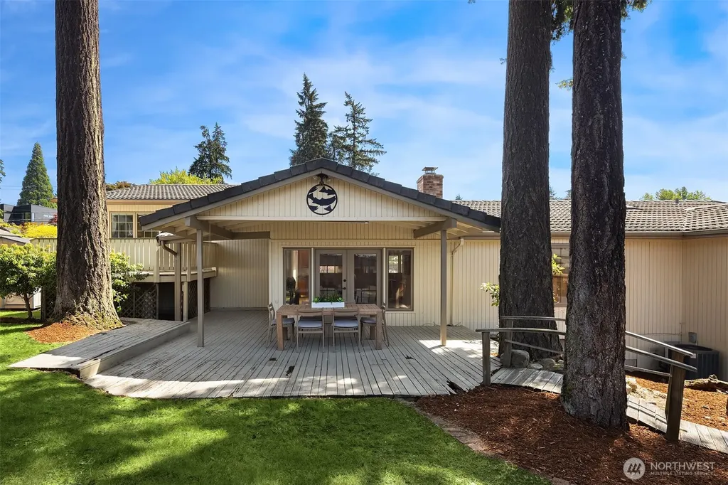 621 128th Avenue SE Bellevue WA 98005