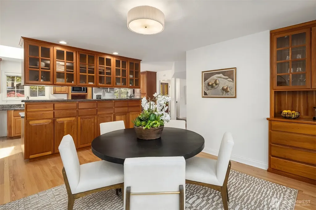621 128th Avenue SE Bellevue WA 98005