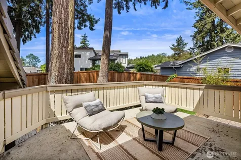 621 128th Avenue SE Bellevue WA 98005