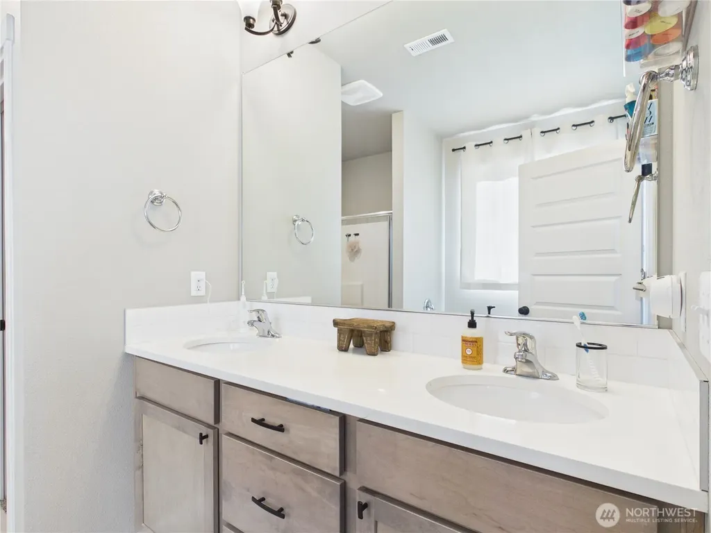 742 NE I Street Quincy WA 98848