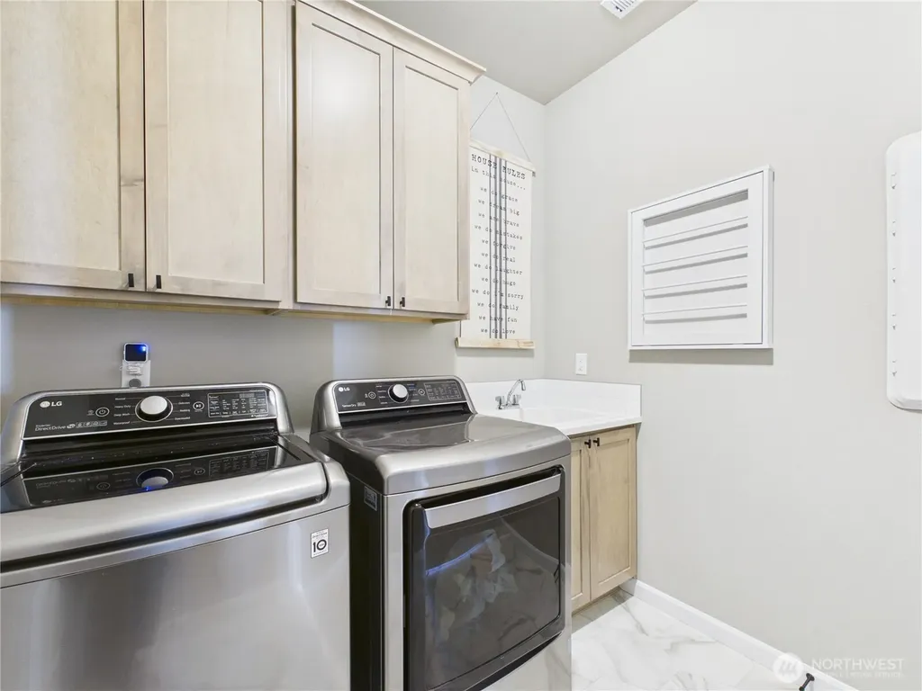742 NE I Street Quincy WA 98848