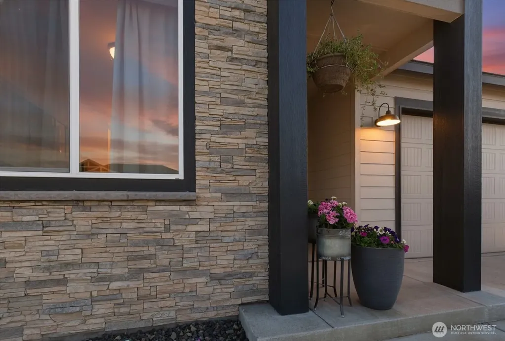 742 NE I Street Quincy WA 98848