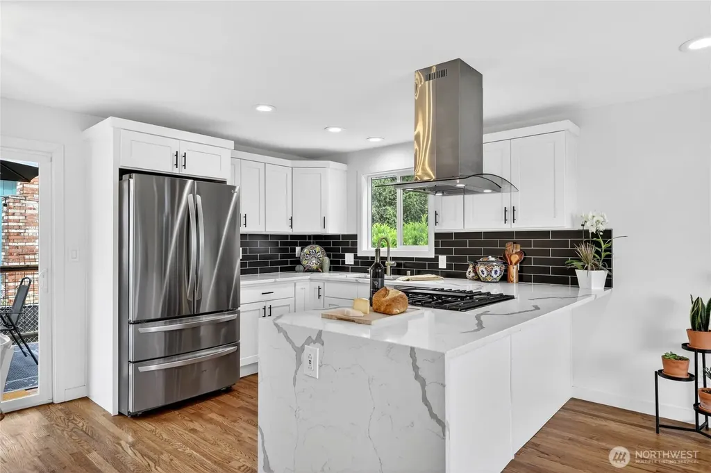 5403 34th Avenue SW Seattle WA 98126