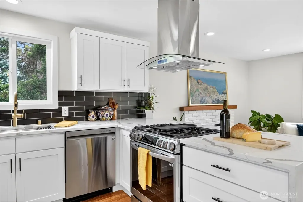 5403 34th Avenue SW Seattle WA 98126